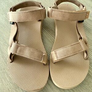 Tan Strappy TEVA size 7